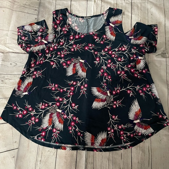 Avenue Tops - Avenue hunter, green fuchsia pink birds cold shoulder SS Top Size 22/24